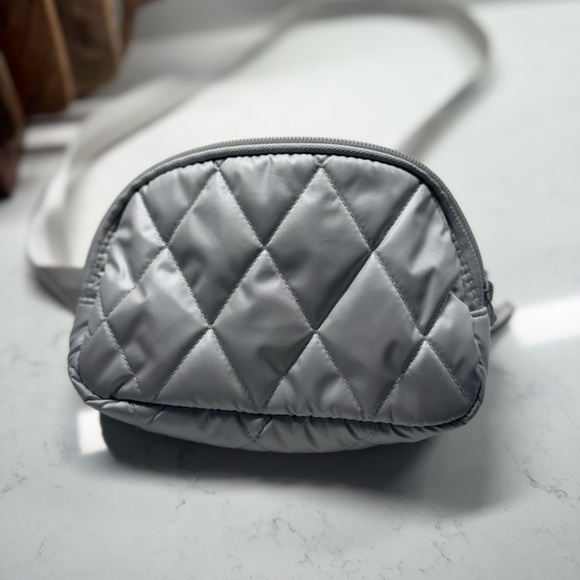 Vera Bradley Quilted Bag in Silver - Picture 1 of 5